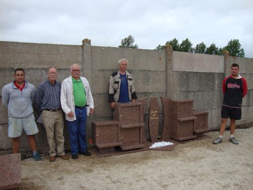Installation du columbarium au cimetière de Kermouster