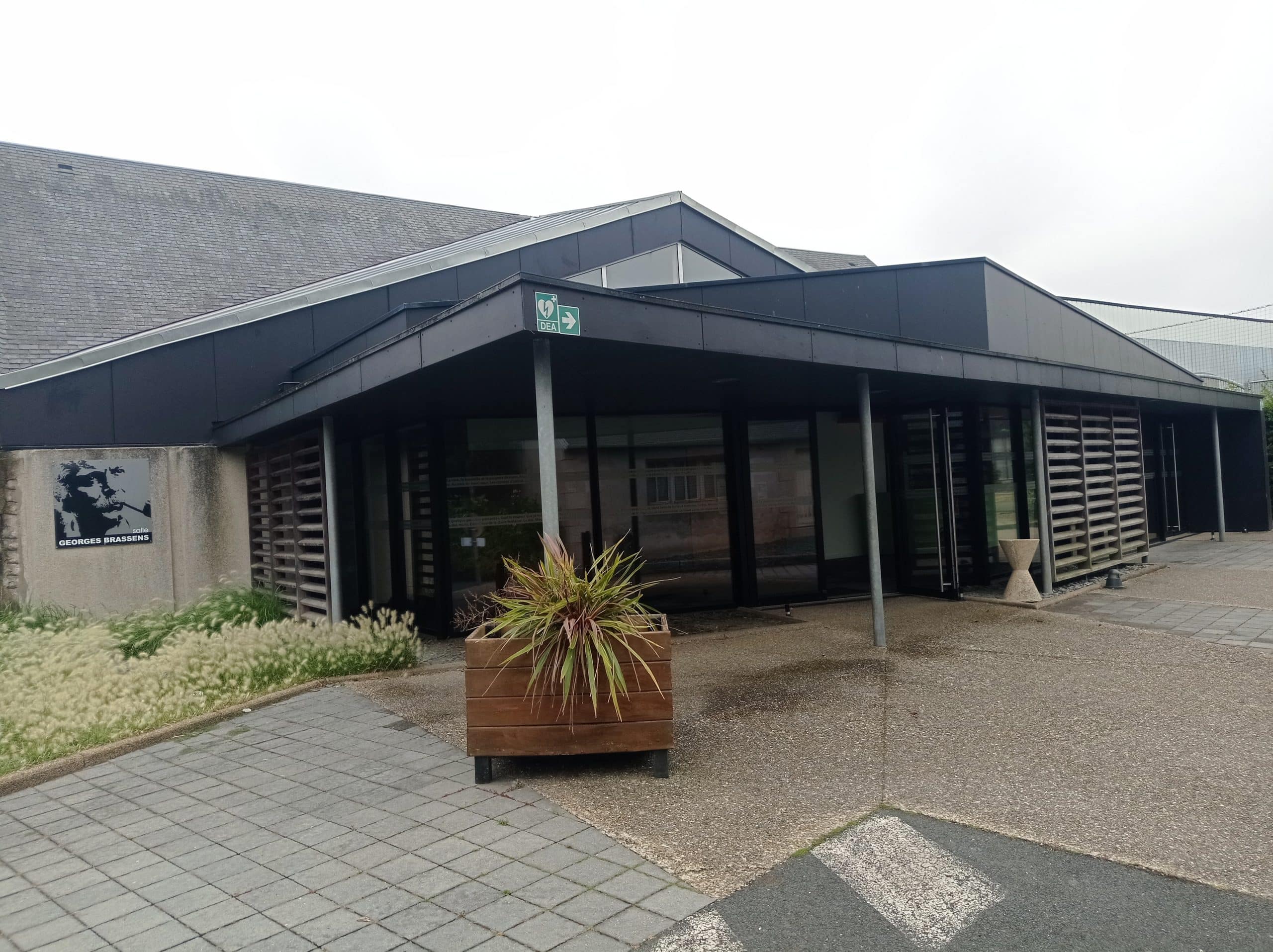 Entrée salle Georges Brassens